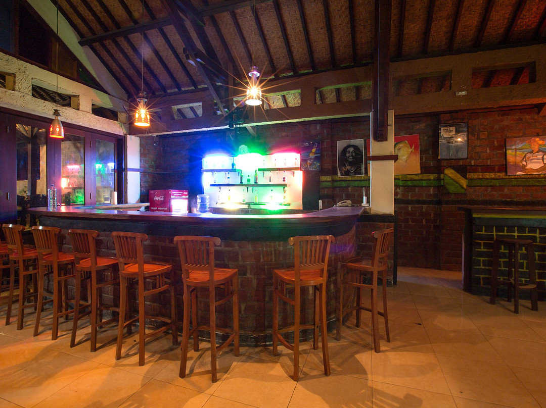 Ladiva Shore Hotel主图