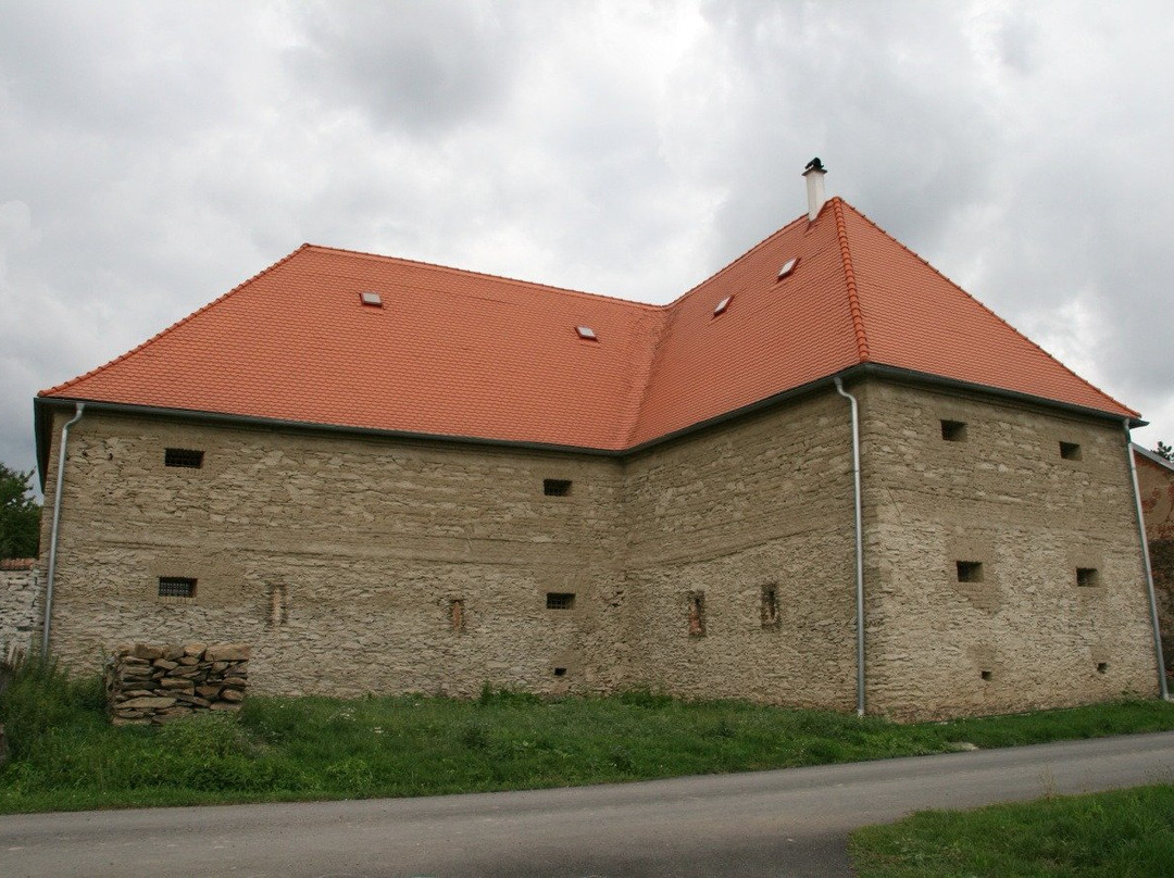 Baroque granary  Ludéřov景点图片