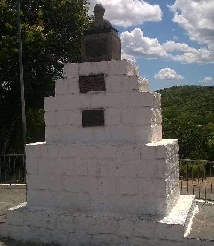 Busto em homenagem ao Papa João Paulo II景点图片