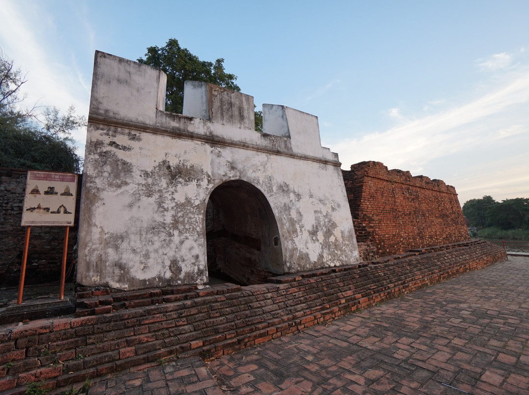 Pom Phet (Phet Fortress)景点图片