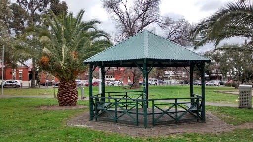 Golden Square Bicentennial Park景点图片