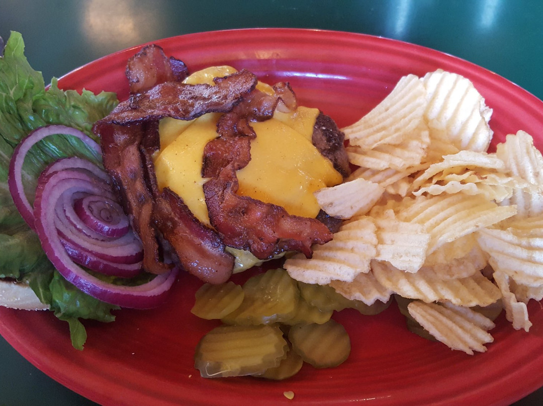 Couderay餐馆和美食-Marie's Hideaway