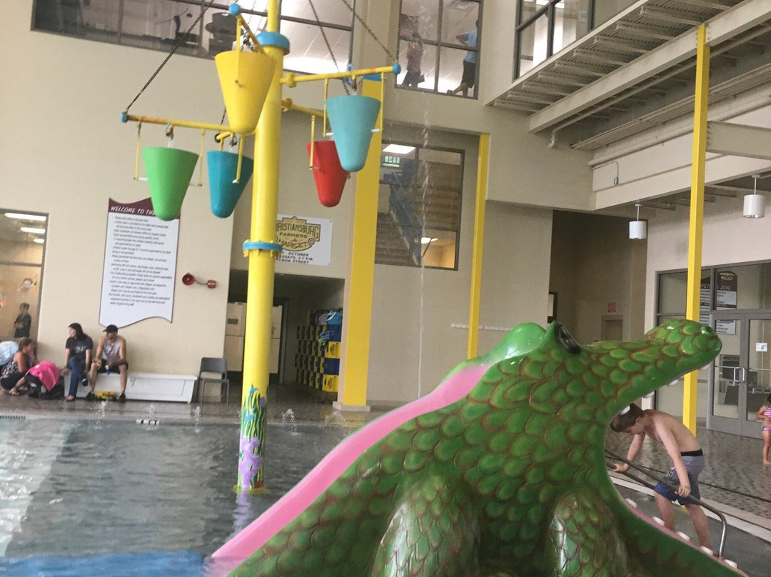 Christiansburg Aquatic Center-克里斯琴斯堡必去景点