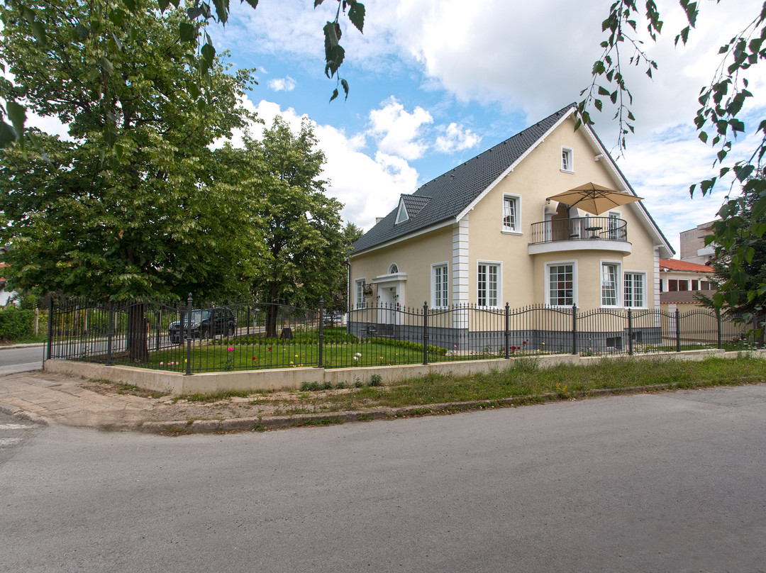Green Hill Guest House