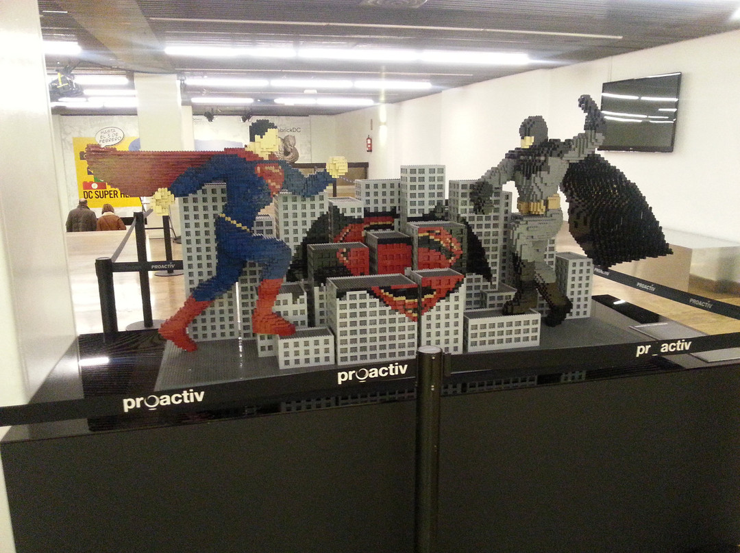 The Art of the Brick-巴塞罗那必去景点