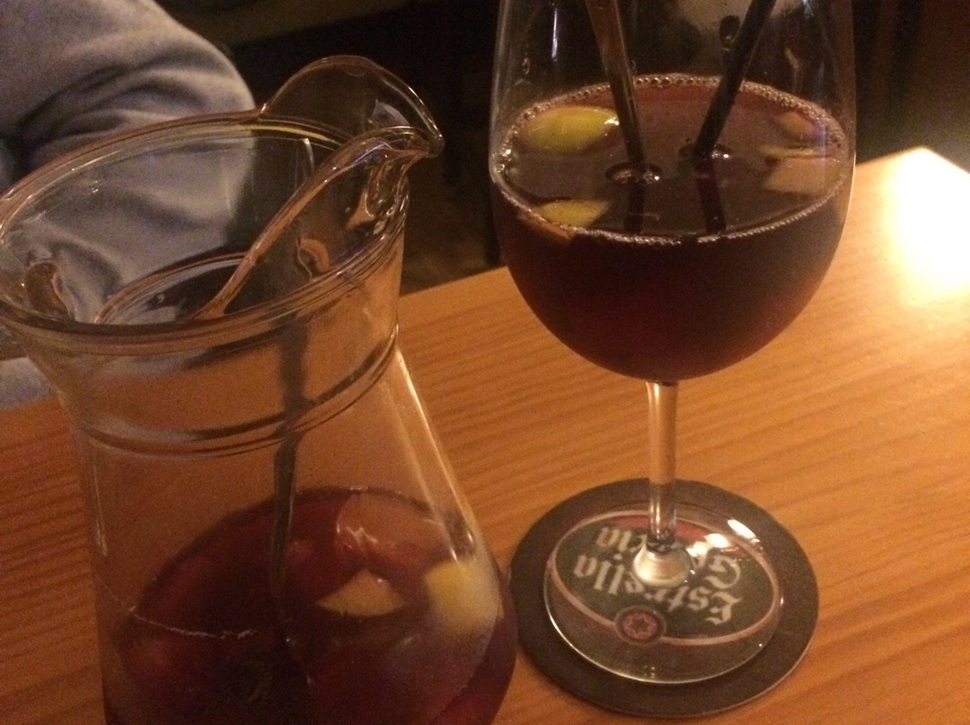 De Tapas y Canas-德拉克鲁兹索尔港必去景点