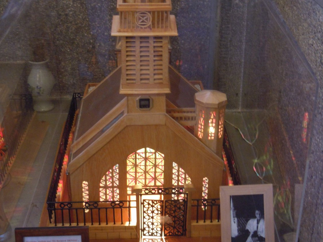 Église Notre-Dame de l'Assomption-讷伊普莱桑斯必去景点