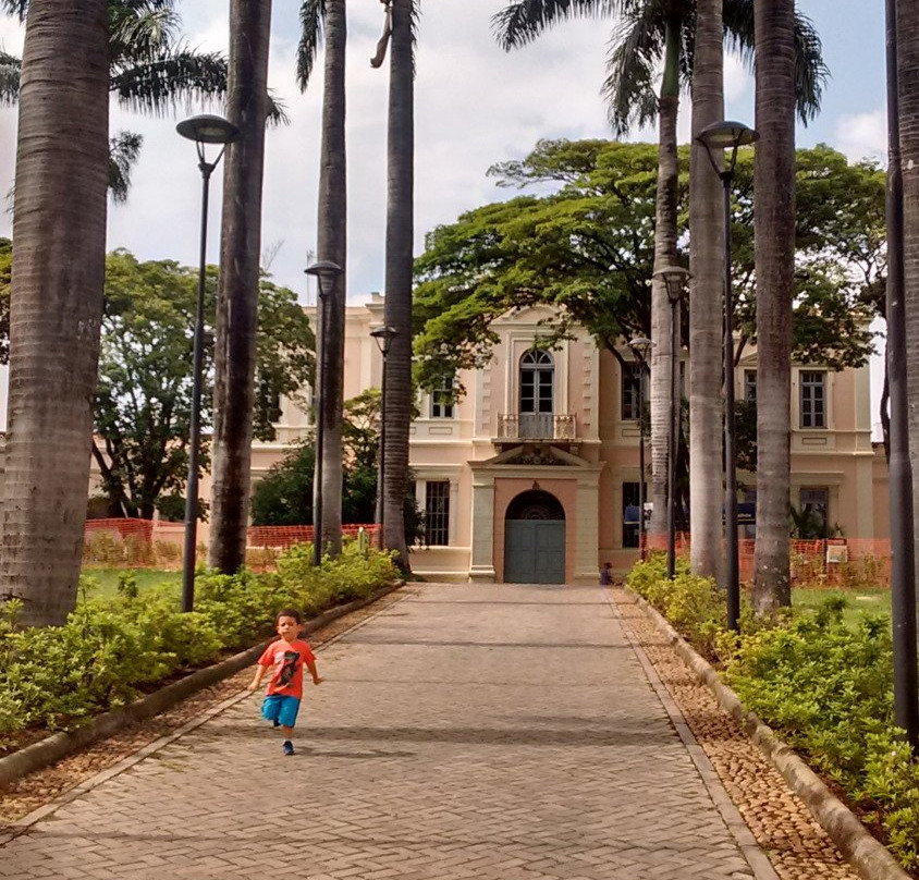 Praça Floriano Peixoto-贝洛哈里桑塔必去景点