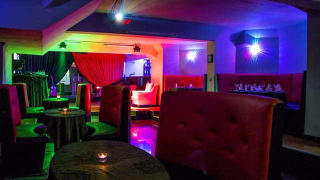 Karaoke Club Caruso-巴统必去景点