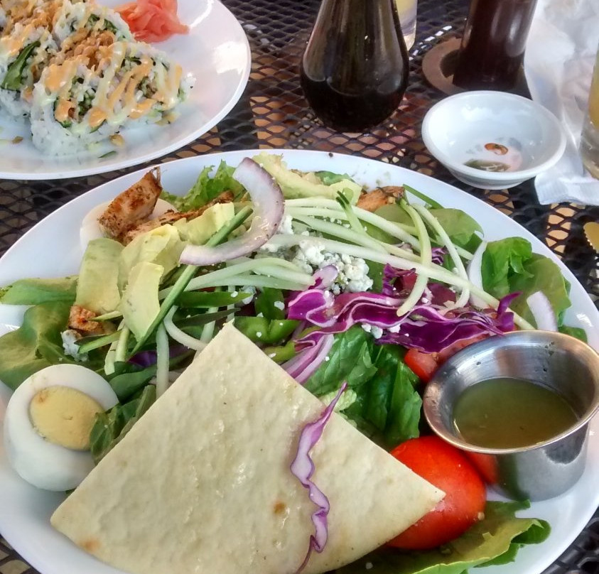 Green's Grill & Sushi Bar