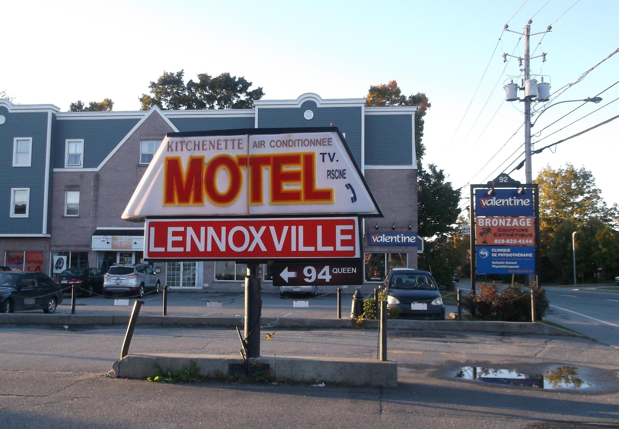 Motel Lennoxville-浴室