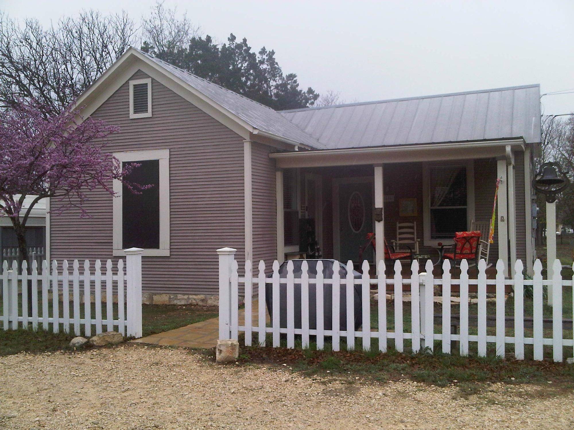 10th Street Cottage-客卧