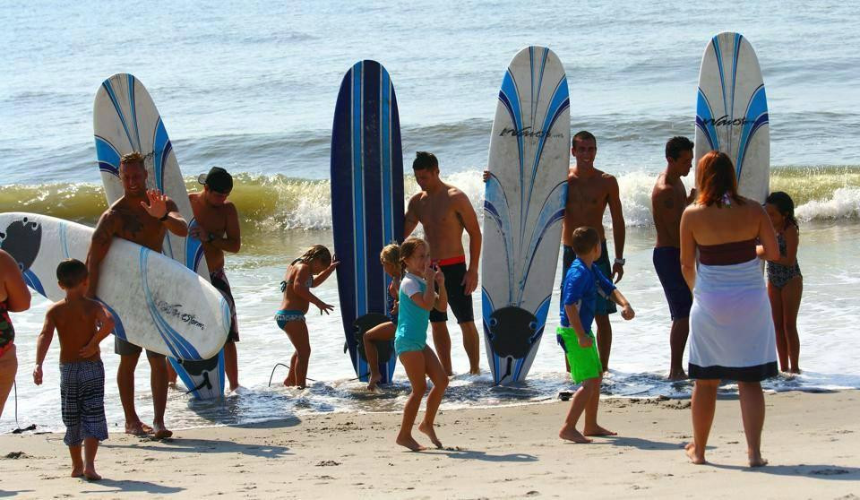One Love Surf Lessons景点图片