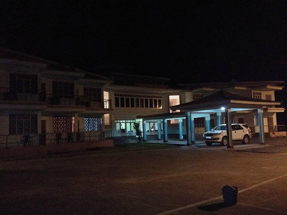 Riverside Retreat主图