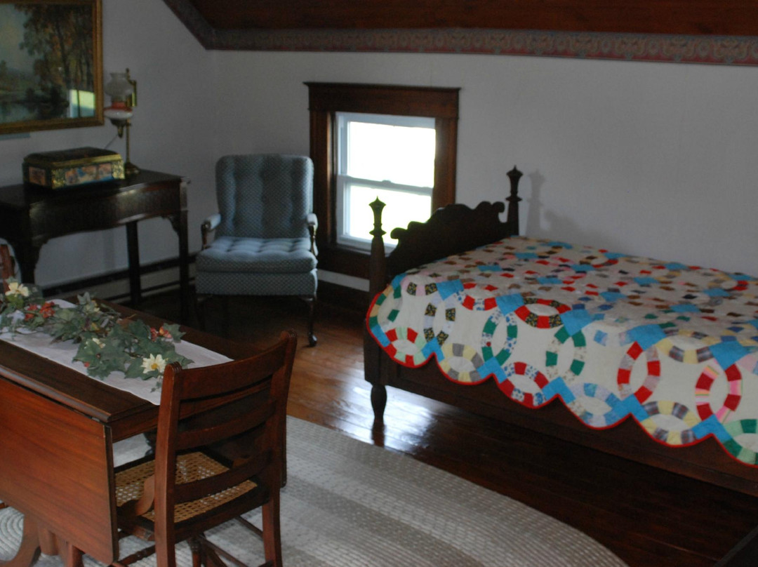 The Farmhouse Inn at Cole Camp主图