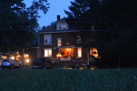 Millpoint酒店住宿-Locust Hill Inn, Cabin & Pub