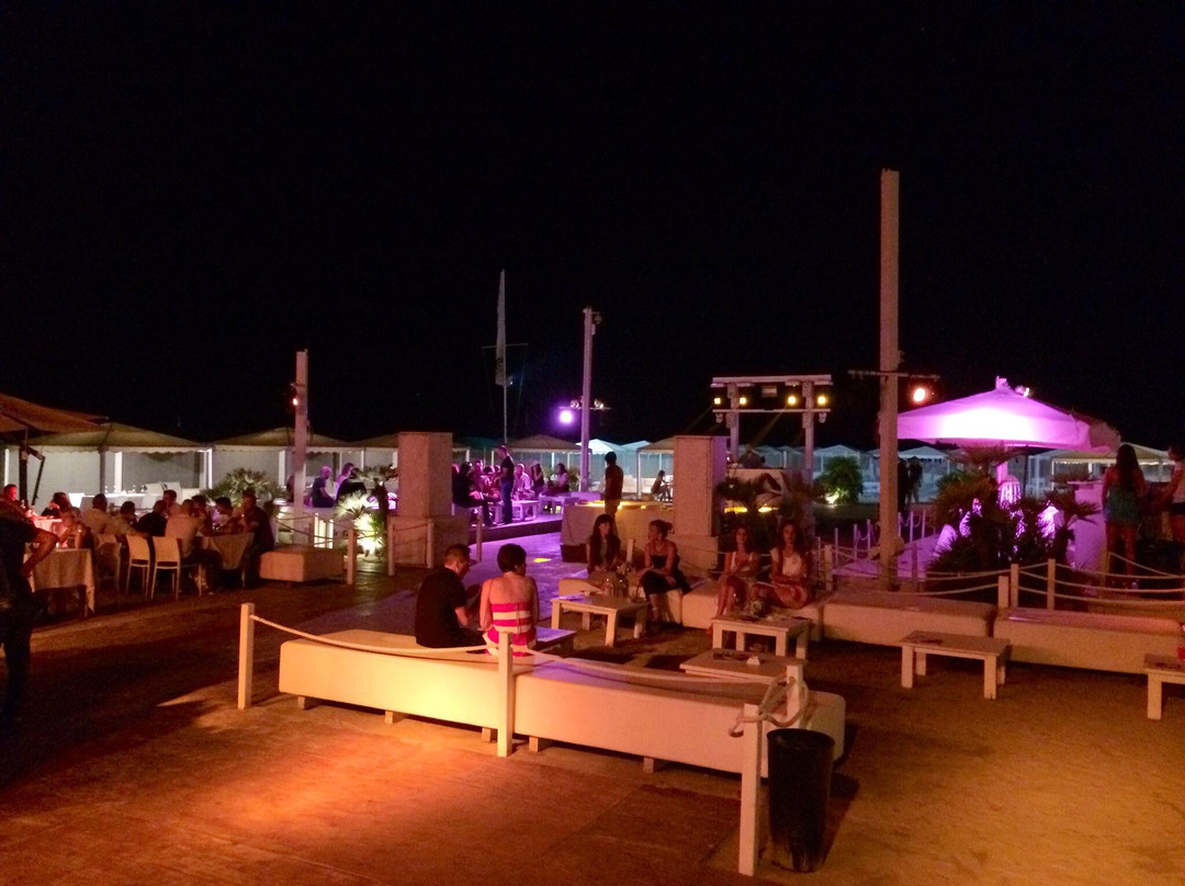 Ostras Beach Disco Club景点图片