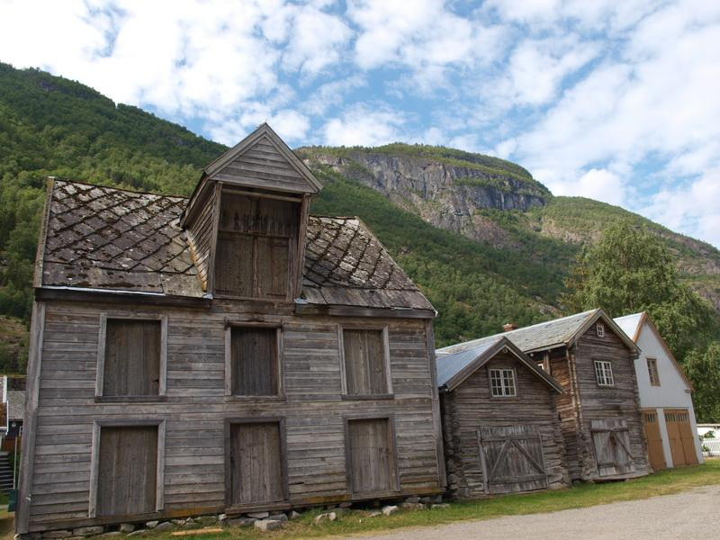 Laerdal Tourist Information