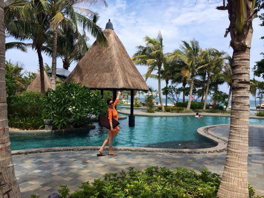 海南清水湾雅居乐莱佛士酒店主图