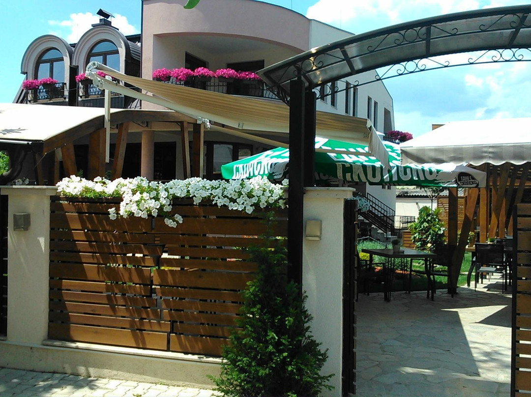Ljubanci餐馆和美食-Fish Restaurant