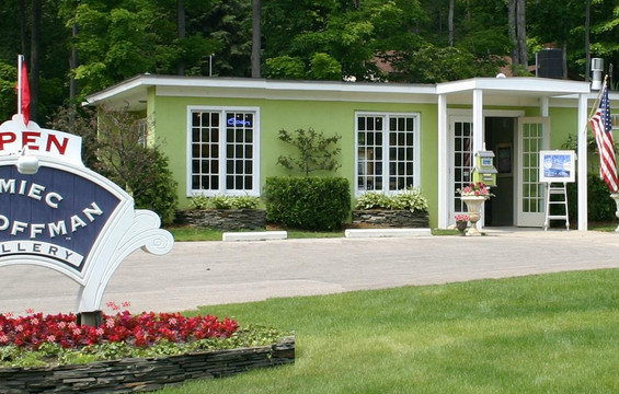 Hramiec Hoffman Fine Art & Craft-Harbor Springs必去景点