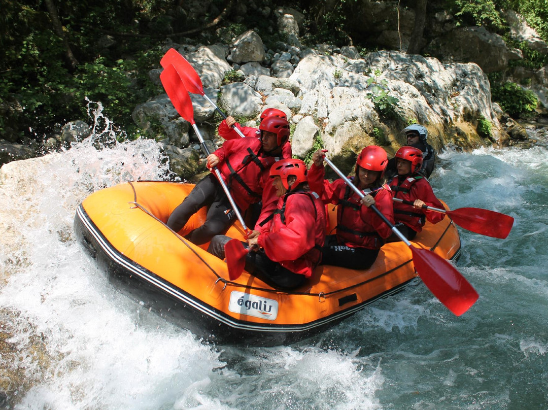 Happy Rafting Lao景点图片