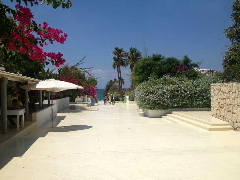 Bamboo Bay-Jiyeh必去景点