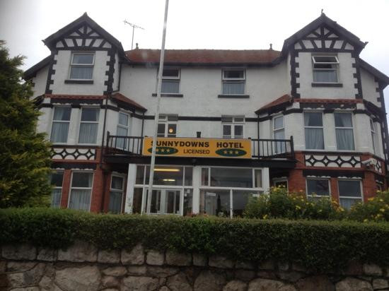 Sunnydowns Hotel
