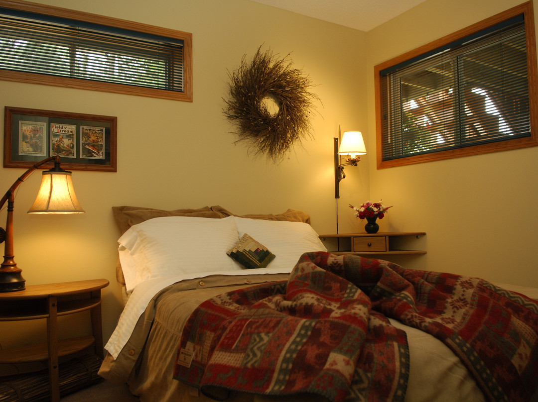 Chickadee Pines B&B主图