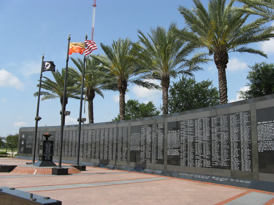 Veterans Memorial Wall景点图片