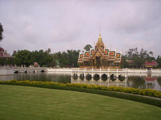 Tevaraj-Kanlai Gate-挽巴茵必去景点