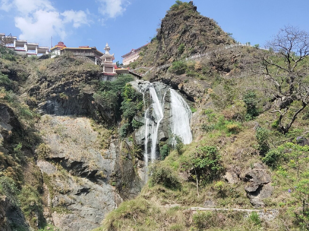 Ennan Mata Temple & Waterfall-Duhka必去景点