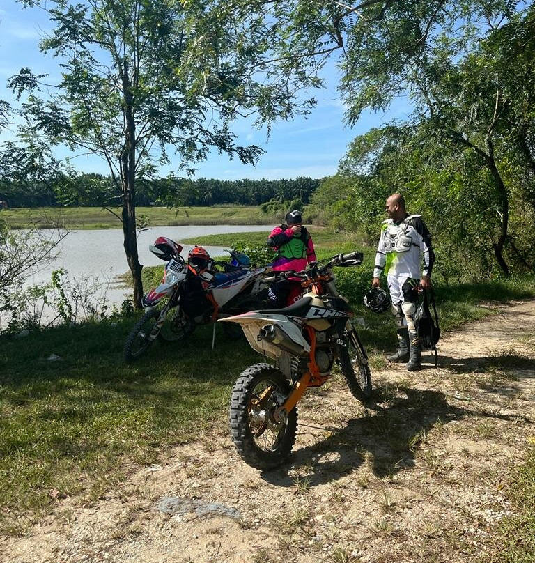 Moto Maniac Dirt Bike Enduro & Tours景点图片