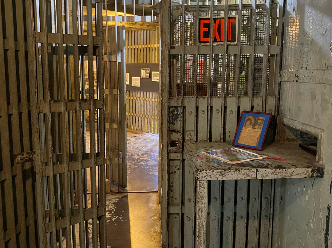 Squirrel Cage Jail-康瑟尔布拉夫斯必去景点