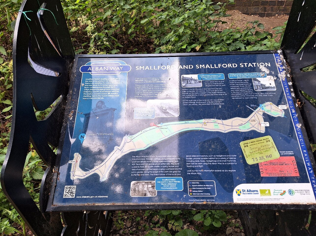 Nast Hyde Halt to Smallford rail walk景点图片