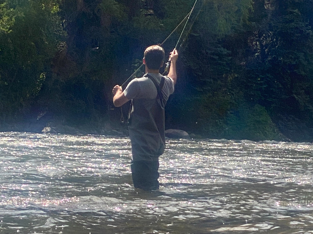 Gore Creek Fly Fisherman景点图片