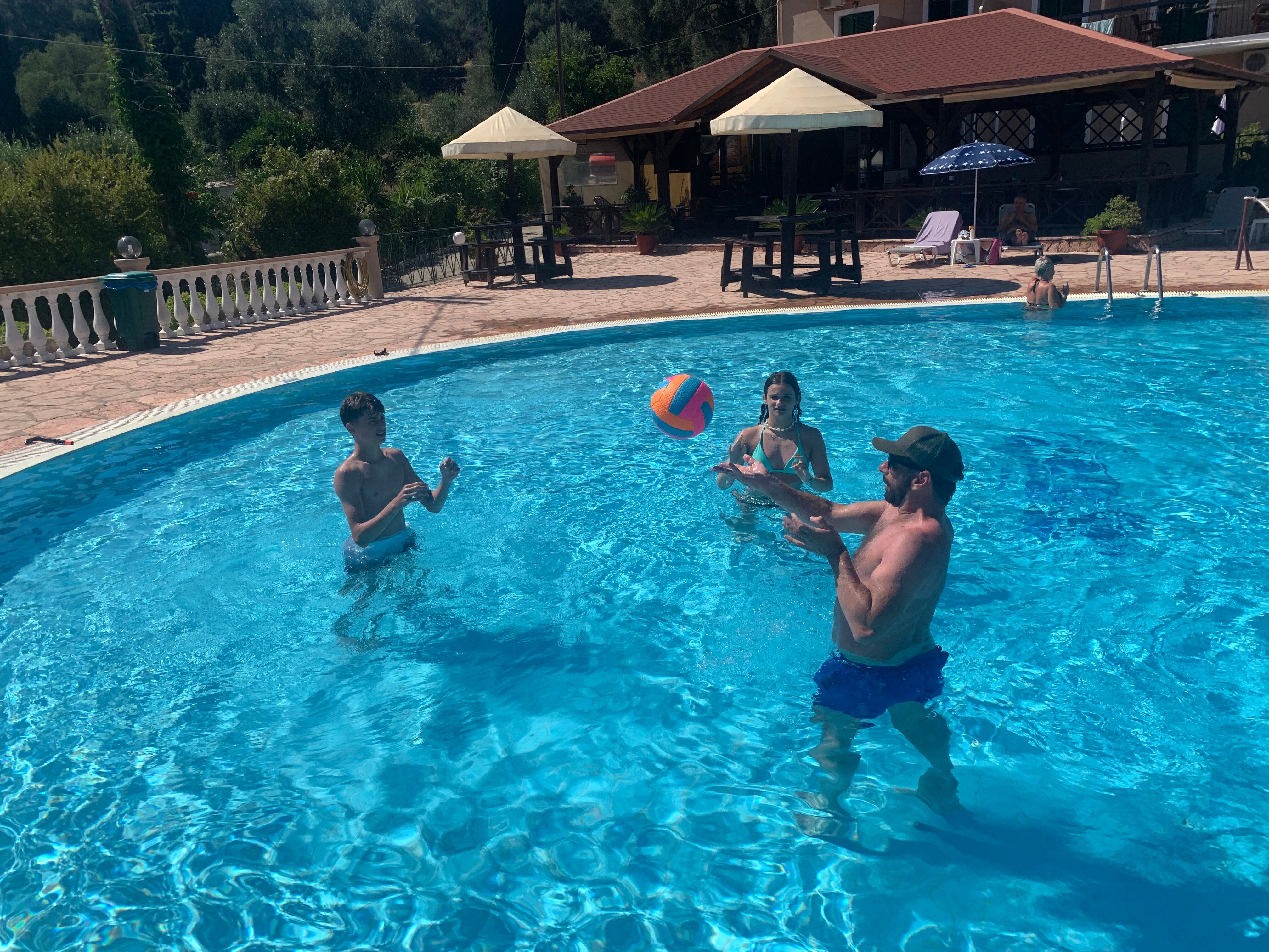 Mermaid Studios and Pool Bar-官方