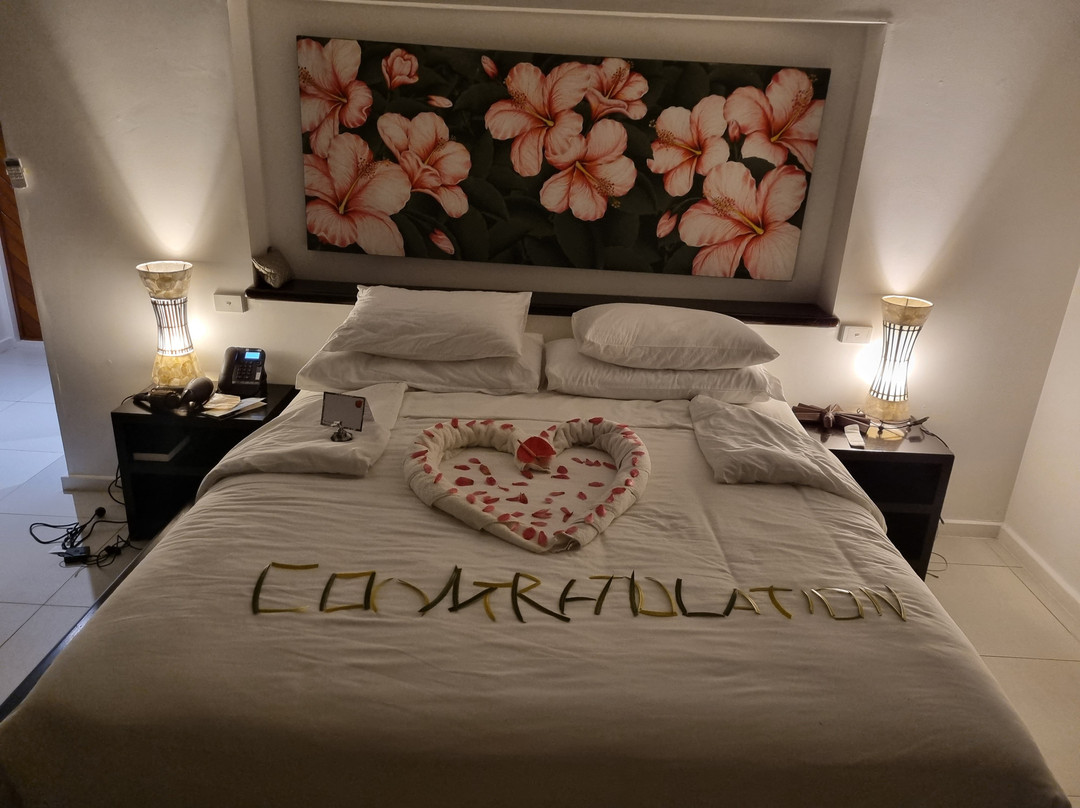 罗玛尼岛度假酒店主图