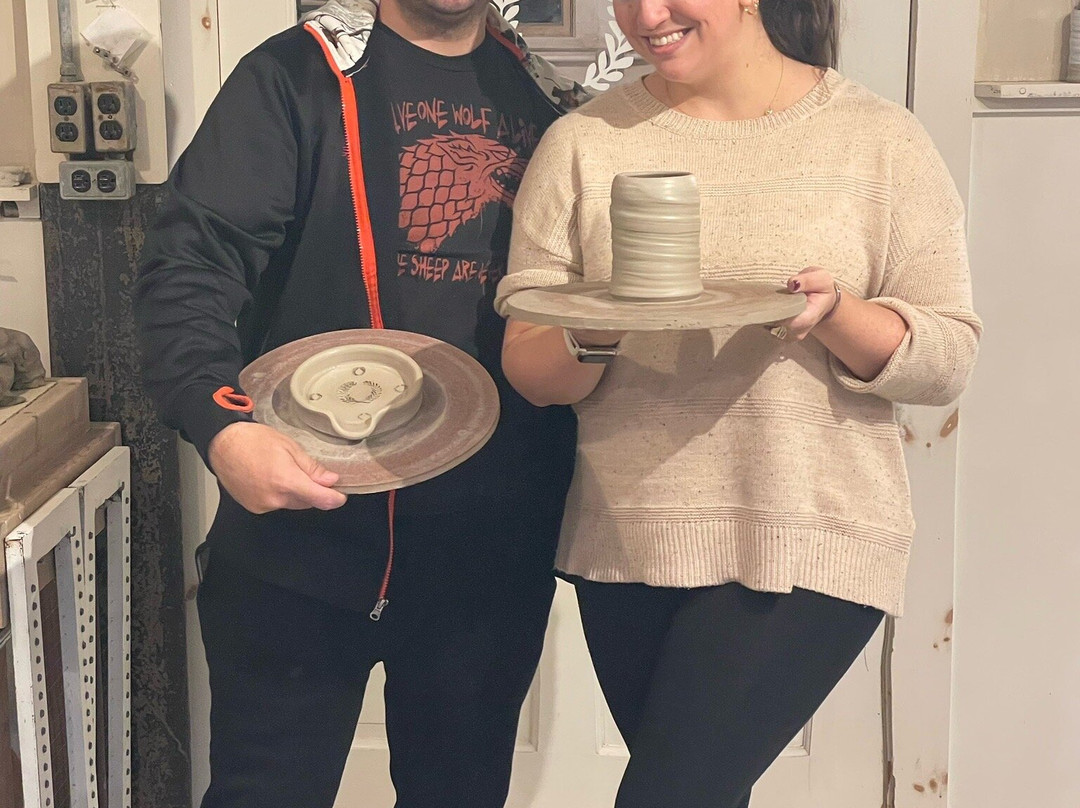 FARMHOUSE POTTERY, INC.景点图片