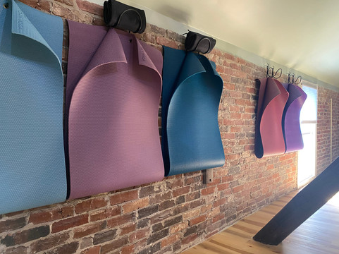 卡莱尔之家主图