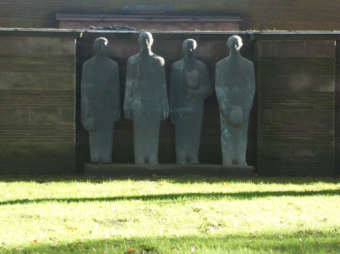 Langemark Cemetery景点图片
