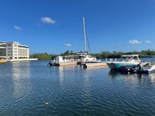 Adventure Charter-大开曼岛必去景点