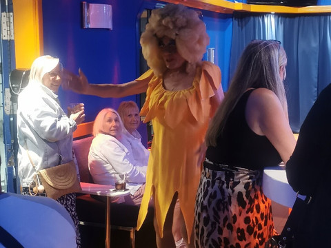 Lively Lady Cabaret Lounge-科斯塔特吉塞必去景点