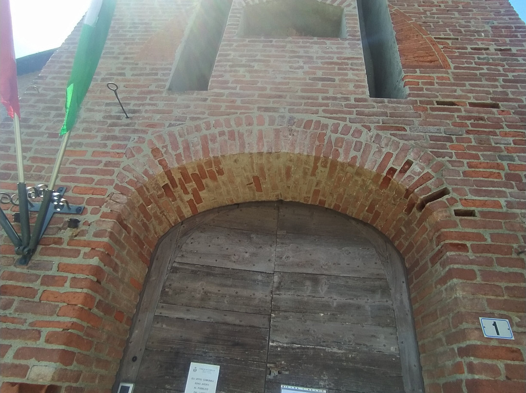 Castello Crivelli-Lomello必去景点