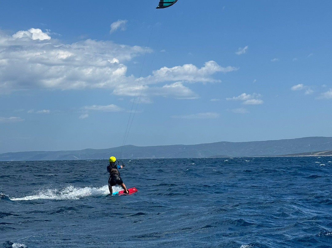 Active Bol windsurfing/kiteboarding景点图片