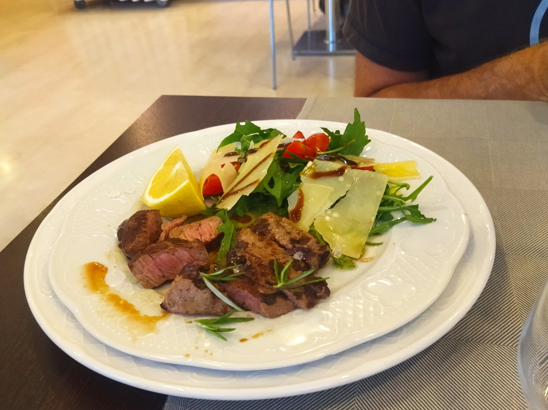 露依格酒店主图