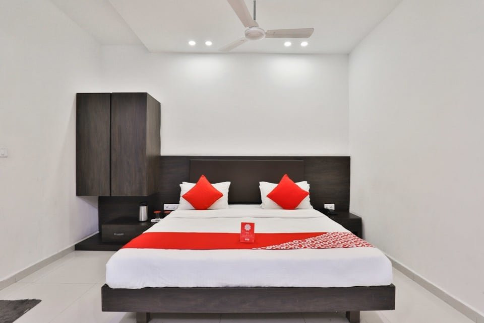 Hotel Aditya Gir主图