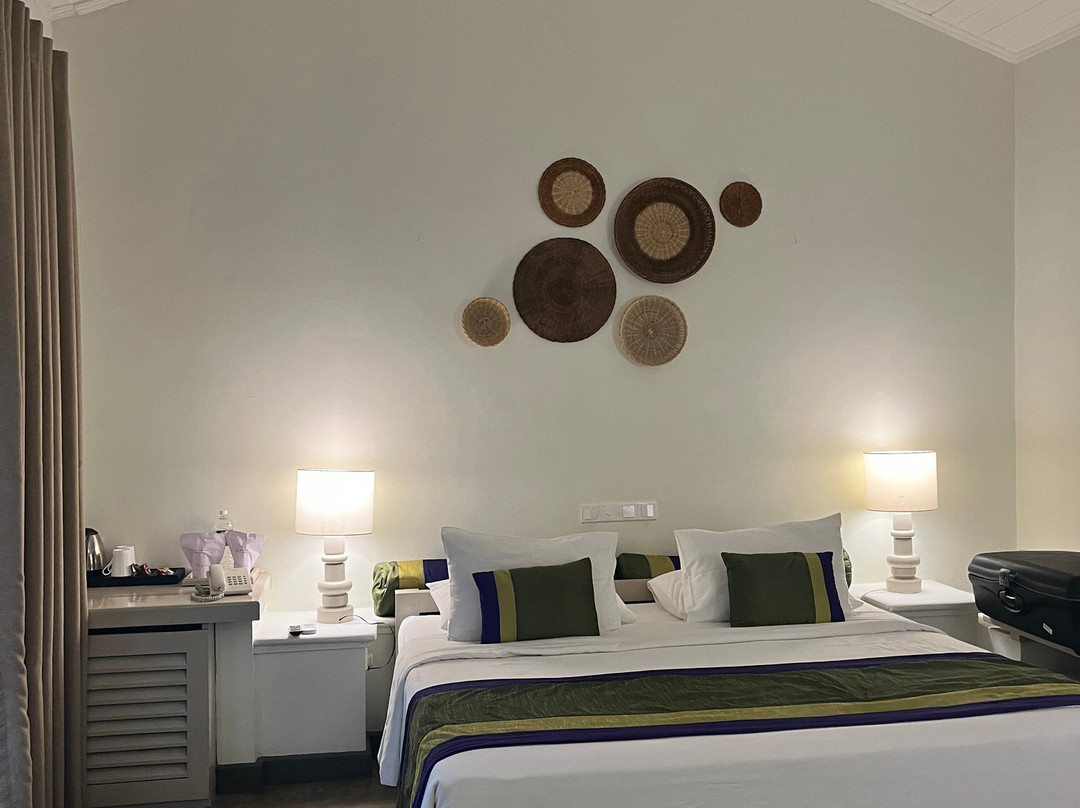 锡吉里耶酒店主图