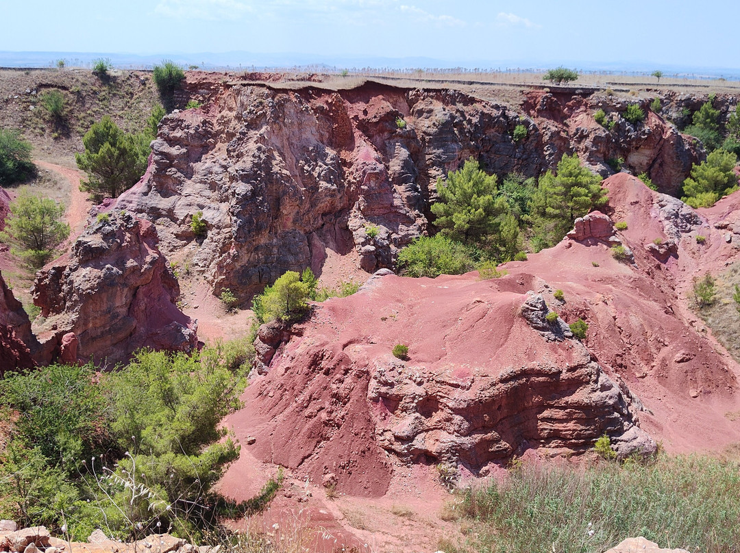 Cava di Bauxite-Spinazzola必去景点