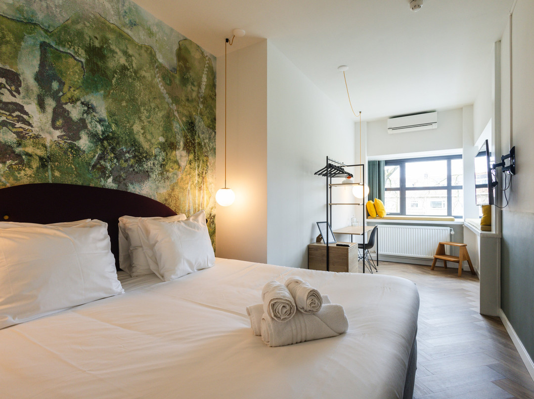 拜德湖酒店主图